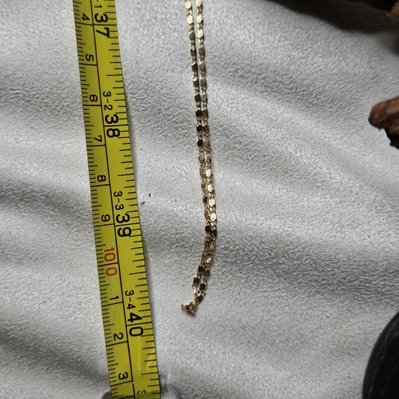 🪷Beautiful 40" Gold Tile Chain - Picture 8 of 9